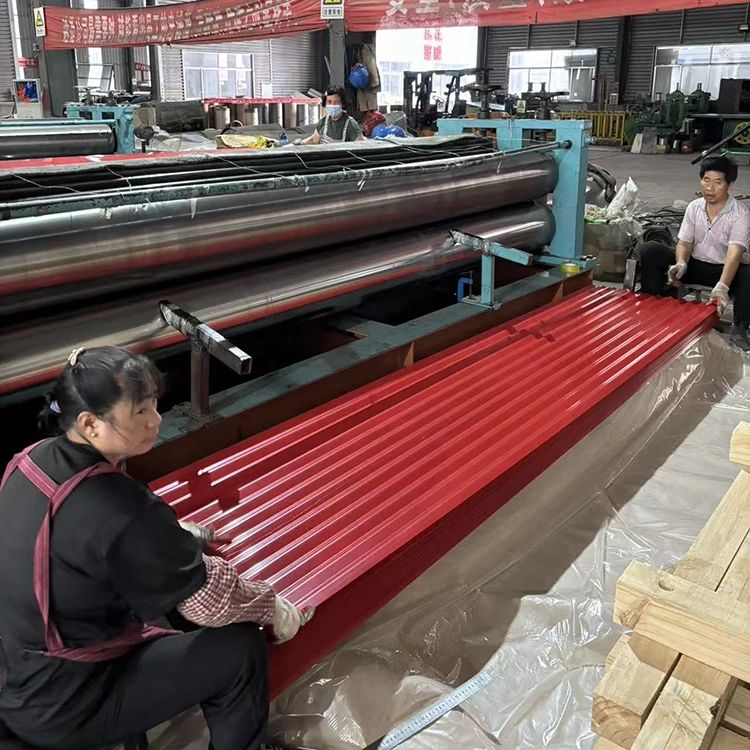 Telhado de metal corrugado com revestimento colorido